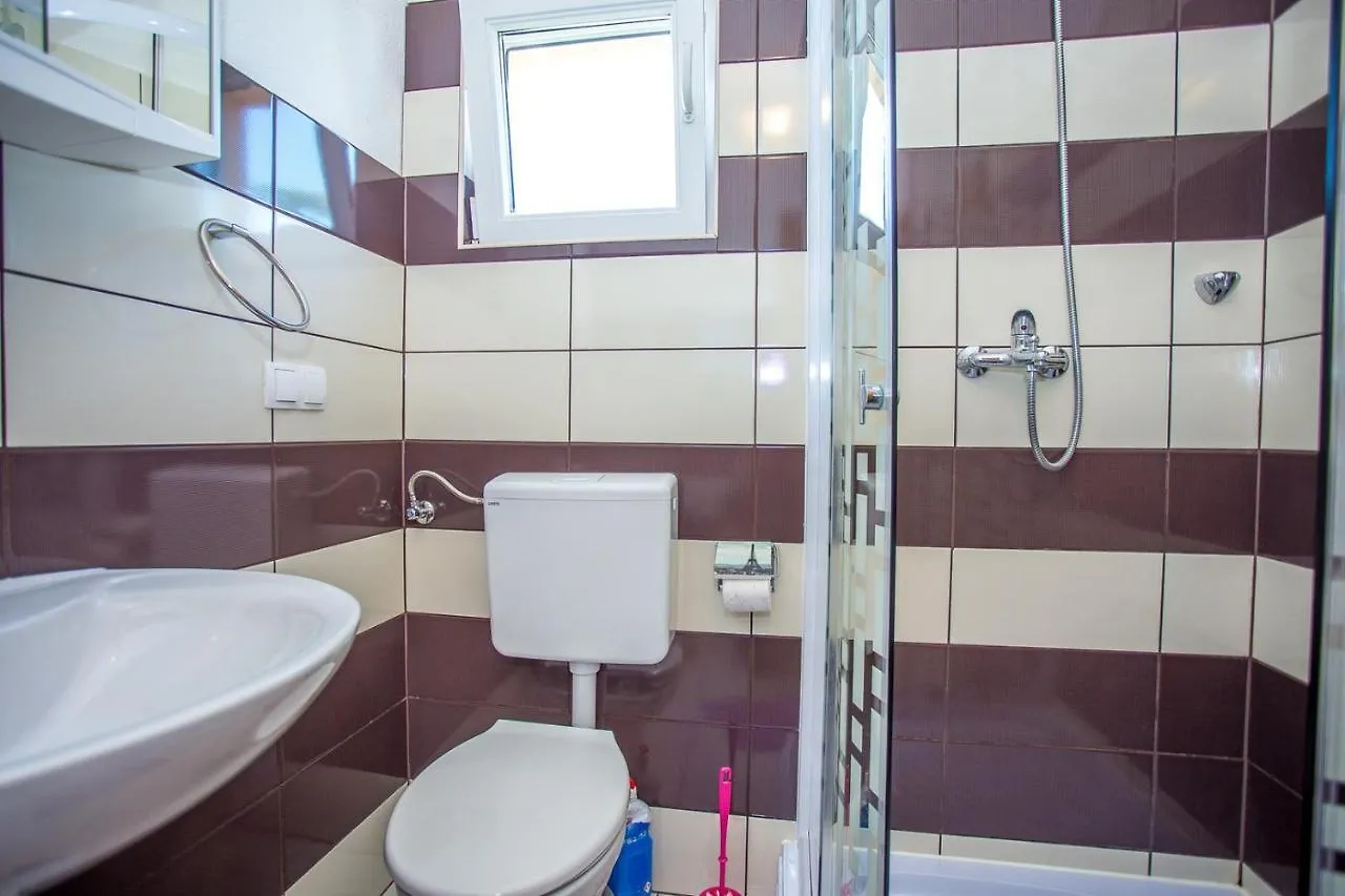 Apartments Marija Okrug Gornji 3*,  Croatia
