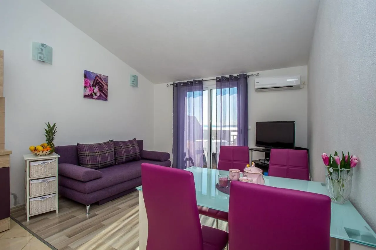 Apartments Marija Okrug Gornji 3*,  Croatia